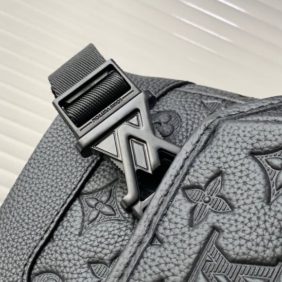 Louis Vuitton Avenue Sling Bag – Monogram Empreinte Leather (Black) NWT - Picture 6 of 9